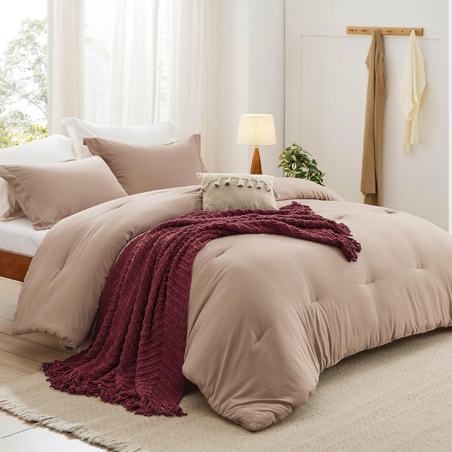 Bed in a Bag Set with Comforter and Blanket